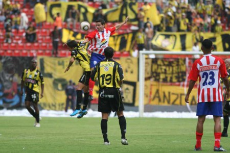 Otro clásico nacional del fútbol venezolano, Estudiantes de Mérida - DEPORTIVO TACHIRA. Año 2010.